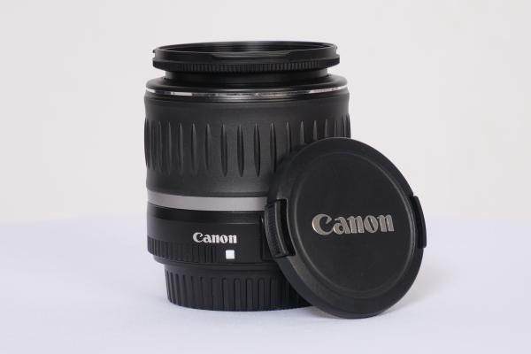 Canon EF-S 18-55mm F3,5-5,6 III - Gebrauchtartikel -